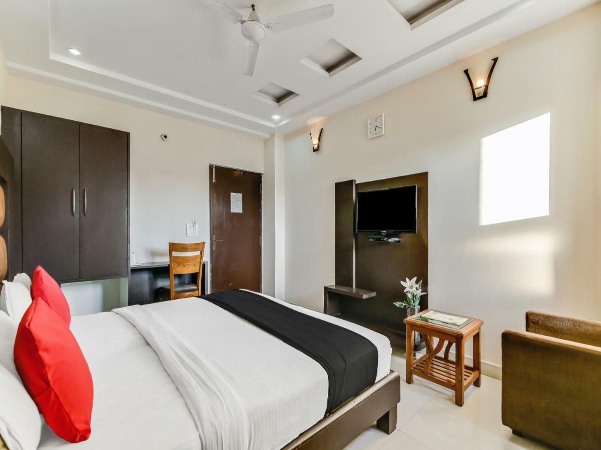 Capital O 32619 Hotel Sugar Palm Gwalior Ngoại thất bức ảnh
